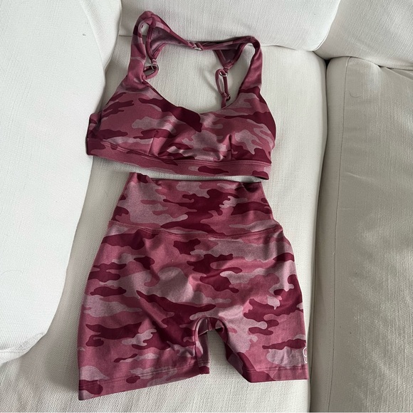 Bombshell Sportswear Fit Camo Set XS - Picture 3 of 4